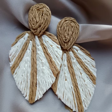 Levél formájú gyékény barna fülbevaló