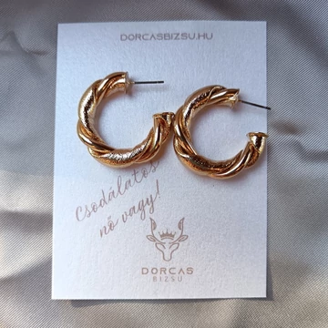 Fonott csavart arany karika fülbevaló