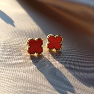 Nemesacél RED lóhere fülbevaló arany