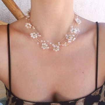 Gyöngyös virágos nyaklánc (több soros)