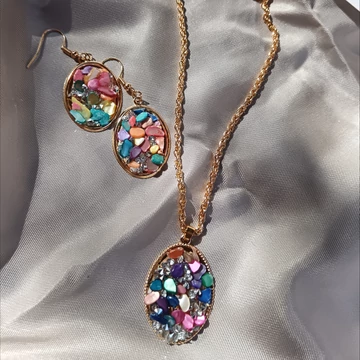 Színes termésköves szett (nyaklánc és fülbevaló)