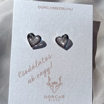 Nemesacél ezüst szivecskés köves fülbevaló