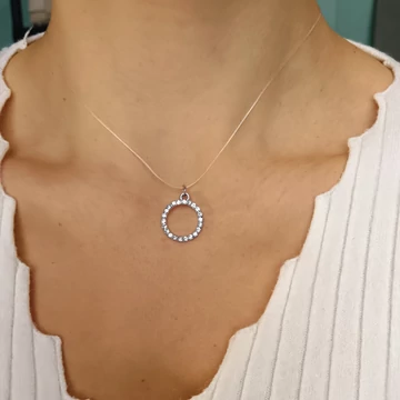 Ezüst kapcsos damil nyaklánc köves medállal