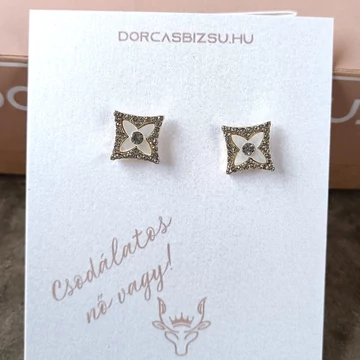 NEMESACÉL FÜLBEVALÓ VIRÁGOS - MÁRVÁNY LAPON