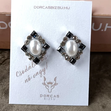 Tekla Köves fülbevaló