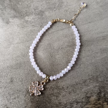 Üveggyöngyös karkötő lóhere medálla-pink