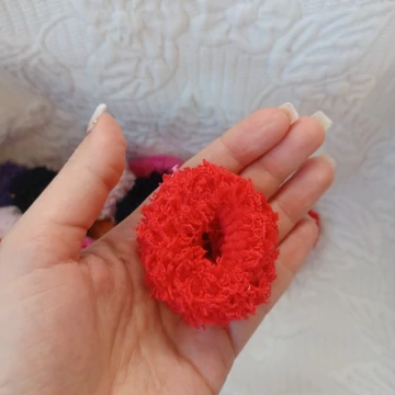 Bolyhos hajgumi_piros