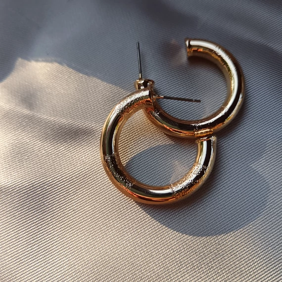 Vastag arany karika fülbevaló