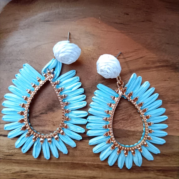 Babakék virágos fülbevaló (gyékény)