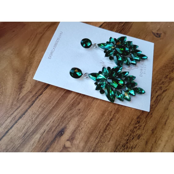 Smaragdzöld lógós extra virágos fülbevaló