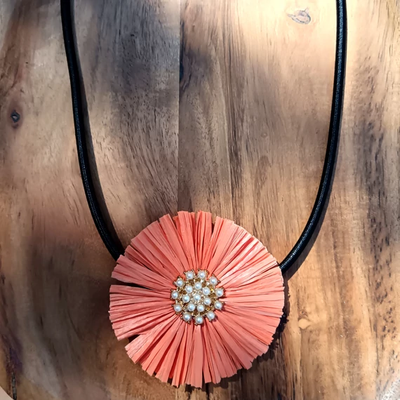 Narancs margaréta nyaklánc