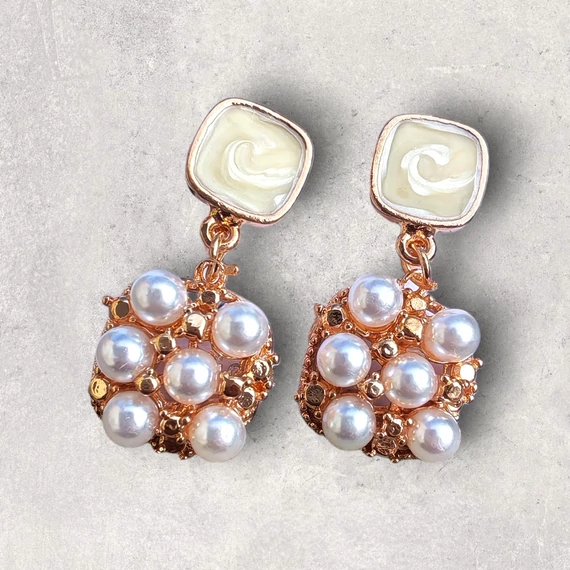 Arany színű gyöngyös klipsz fülbevaló